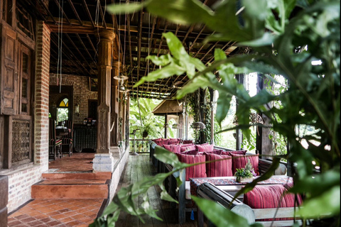 Luang Prabang: E-Mountainbike Tour with Waterfall & Lunch