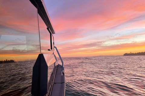 Santa Barbara: Privé dag- of zonsondergangcruises langs de kust