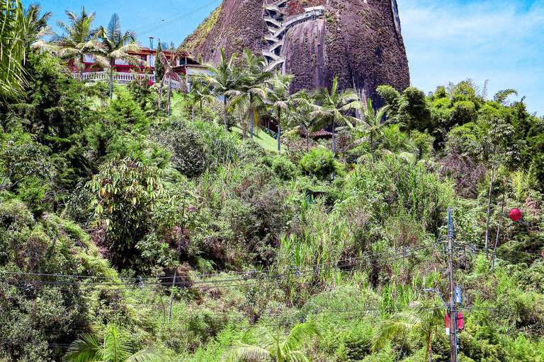 Medellín: Guatape Day Tour Śniadanie, rejs, Piedra Peñol