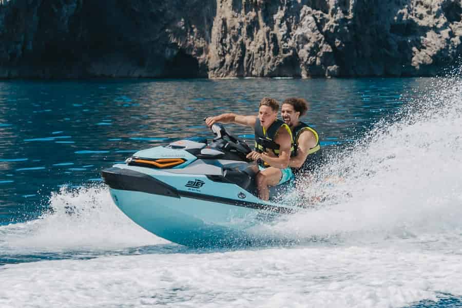 Alcudia, Mallorca: Jetski-Tour, Strand Coll Baix, Höhlen & Fotos. Foto: GetYourGuide