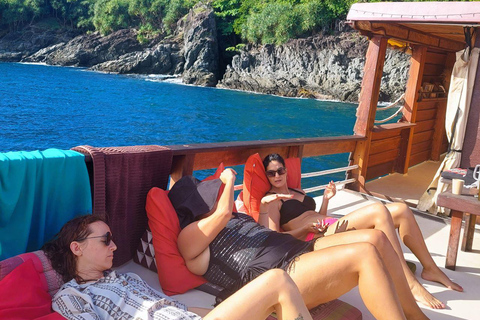 Phuket: Foge das multidões num barco relaxante (Snorkelling)