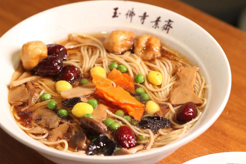 Shanghai: Jade Buddha Temple and Local Food Tour