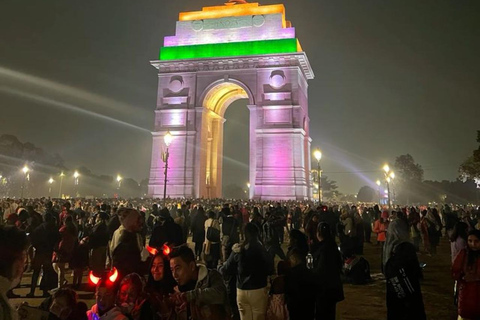 Delhi: Private Evening Tour Of Iconic Sights & Lights Delhi: Evening Tour With Car+Guide+Tickets+Dinner
