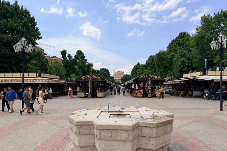 Yerevan: Guided Walking Tour with Vernissage Market Visit