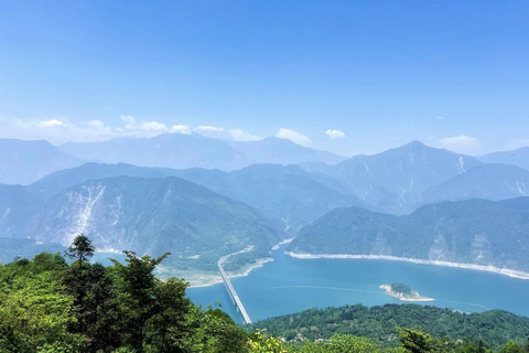 Chengdu Hiking in Yunhua Mountain Landscape & Secret Temple