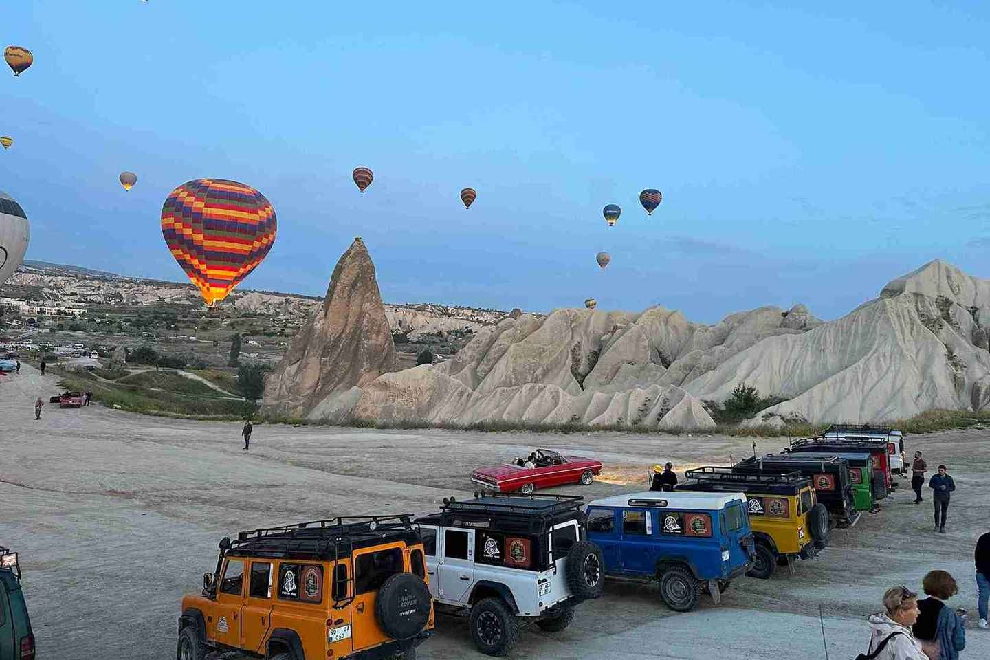 Cappadocia: Sunrise and Sunset Jeep Safari
