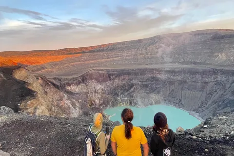 Santa Ana: Ilamatepec volcano (Santa Ana) and visit to Coatepeque lake.