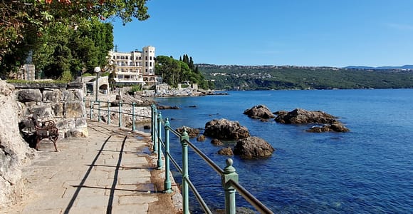 Ab Zagreb: Rijeka, Kastav & Opatija – Mediterrane Tagestour
