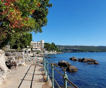 Vanuit Zagreb: Mediterrane dagtocht Opatija, Rijeka & Kastav