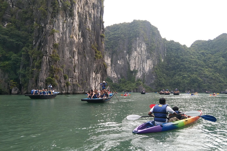 Au départ de Ha Noi - Excursion d'une journée à la baie d'Ha Long