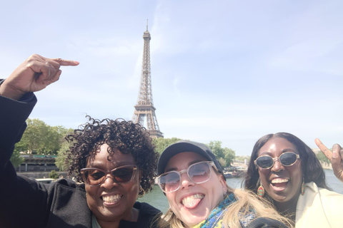 Paris Half-Day: 30+ or 15+ Sights, Eiffel, Montmartre & more Paris: See 30+ Top Sights with a Fun Guide