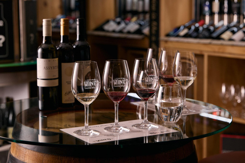 Adelaide: Hosted Tour & Iconic Wine Tasting
