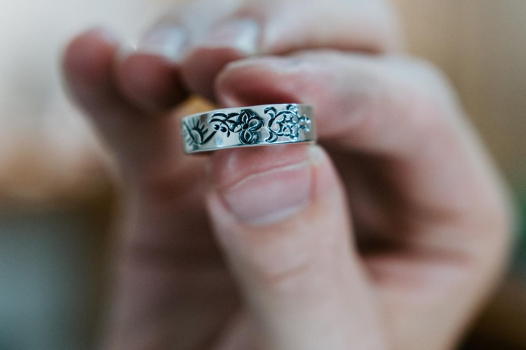 Uluwatu: Aula e workshop de prata Krisna