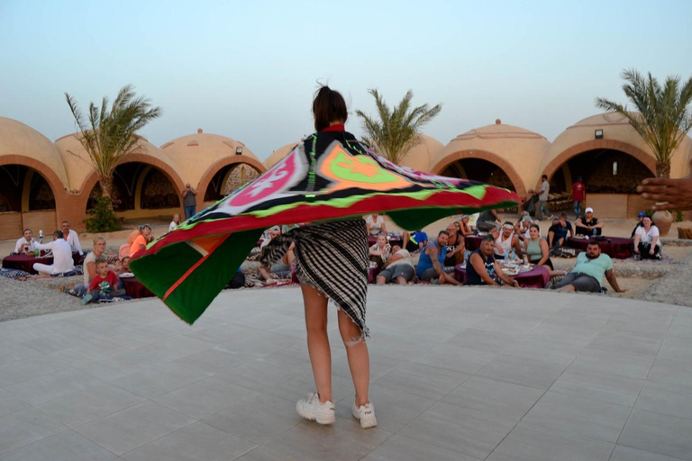 Hurghada: Safari quadami i buggy z kolacją i pokazem