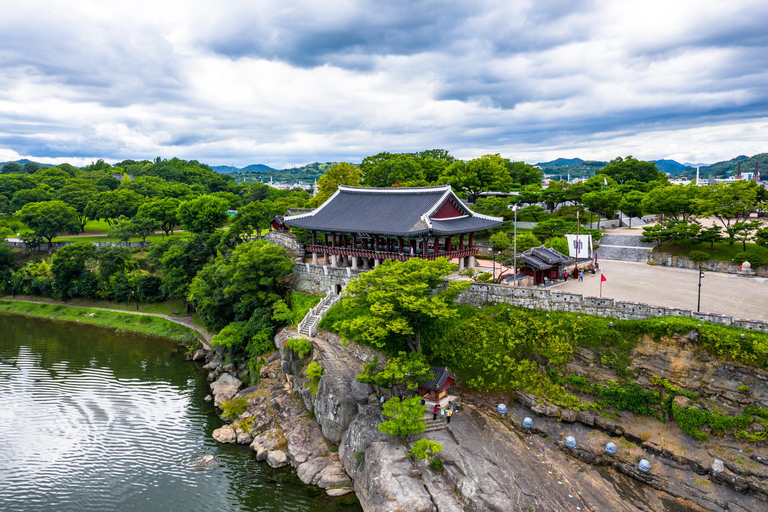From Seoul: 3-Day Western Korea Tour with Busan Drop-off From Seoul: 3-Day Western Korea Tour with Hotel & Guide