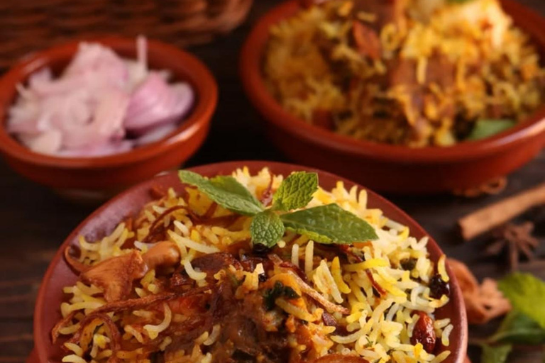 Agra by Night: Private Street Food Tour With Local Markets ( Car with Driver + Tour Guide + Street Food Tasting )