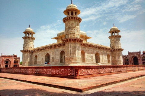 Vanuit Delhi: Taj Mahal Sunrise, Agra Fort en Baby Taj met de autoAuto, chauffeur, gids, toegangskaarten en ontbijt bij 5-sterren
