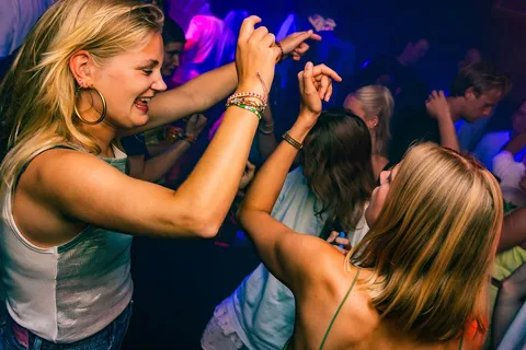 Groningen: Pub Crawl com Pub Quiz, Free Shots e Jogos