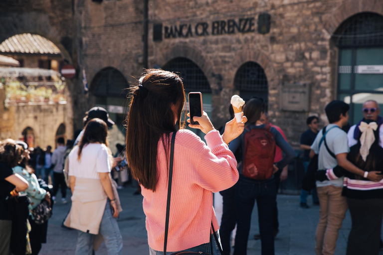 San Gimignano & Volterra: privétransfer vanuit Florence