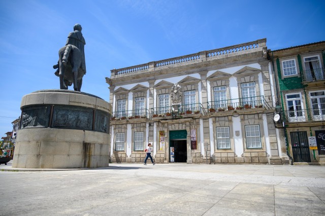 Visit Museum of Decorative Arts - Viana do Castelo in Vila Nova de Cerveira