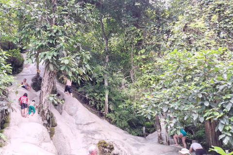 Gems of Chiangmai : Dantewada, Wat Ban den, Sticky Waterfall