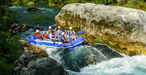 Split/Omiš: Cetina River Rafting mit Klippensprung und Schwimmen Split/Omiš: Cetina River Rafting mit Klippensprung und Schwimmen