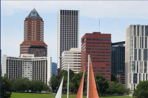 Portland: Sail Boat City Lights Cruise