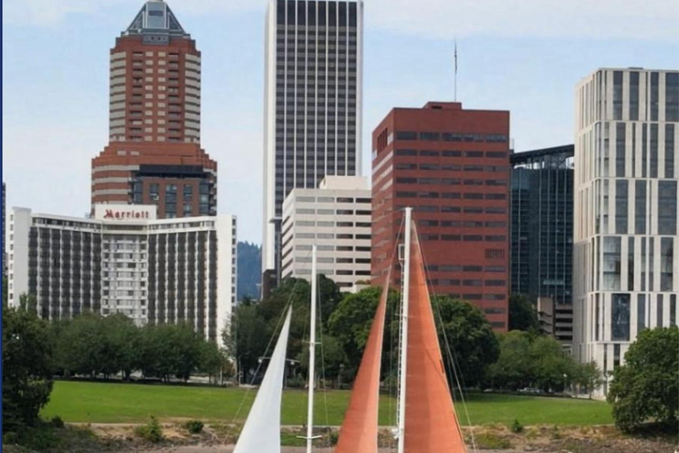 Portland: Sail Boat City Lights Cruise