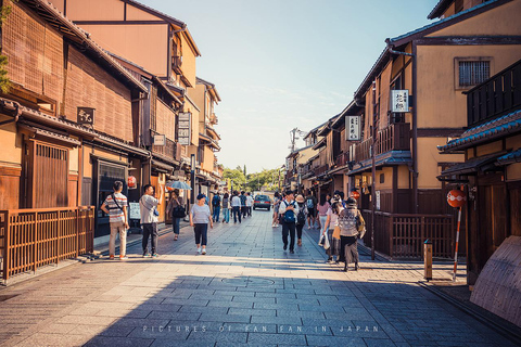 En dags privat anpassad självguidad rundtur i KyotoEn dags privat skräddarsydd rundtur med egen guide i Kyoto