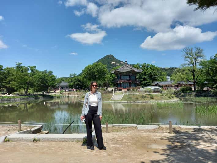 Seúl: tour guiado de 4 horas al palacio, Bukchon y el templo Jogyesa