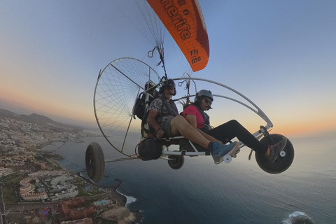 Adeje: Paratrike Flugtour mit Hotelabholung und FotosEpisches Paratrike auf Teneriffa 25m Flug