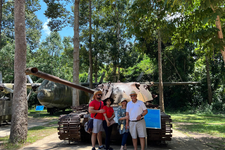 Excursão particular de um dia aos túneis de Cu Chi e ao Delta do MekongPasseio de carro