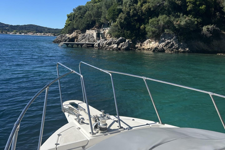 Corfou : Tour en bateau privéCorfou : visite d&#039;une demi-journée en bateau privé