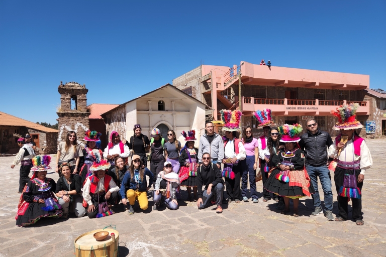Puno : Excursion d'une journée sur les îles d'Uros et de Taquile