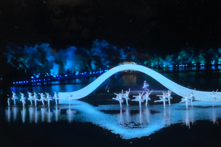 Hangzhou: Private Shopping & Impression West Lake Show Tour