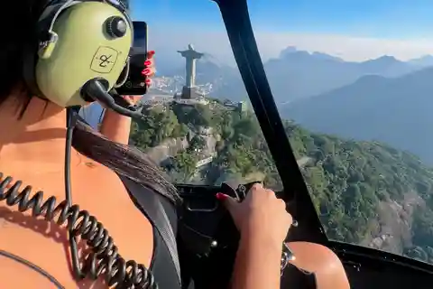 Rio de Janeiro: Helicopter tour of Christ the Redeemer