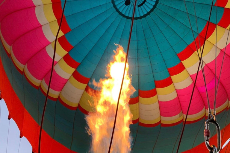Vang Vieng: Hot Air Balloon Ride with City Hotel Pickup