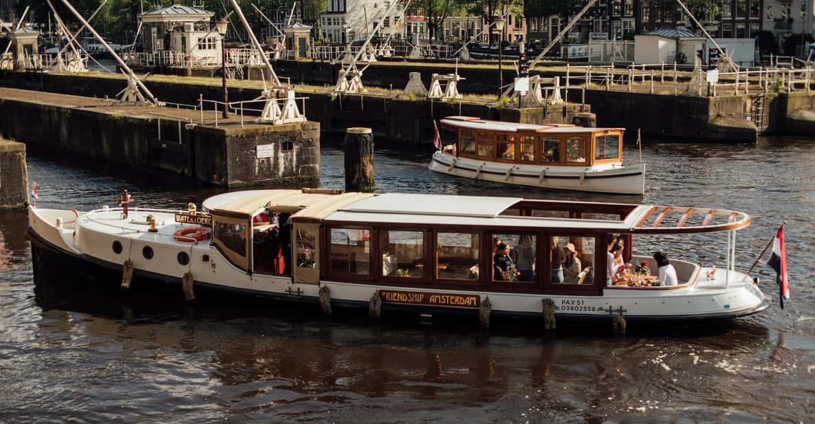 Afbeelding 4 van Amsterdam: Luxe rondvaart – optioneel uit te breiden met onbeperkte cocktails en snacks