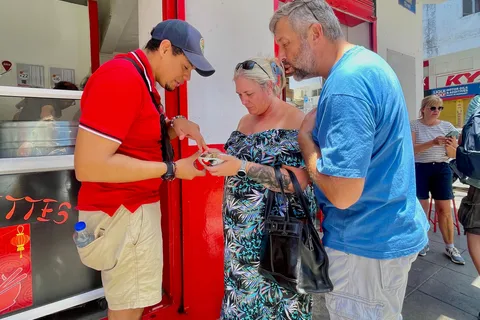 Port Louis: Street Eats and City Highlights Walking Tour