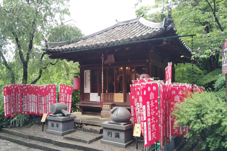 Nara: Entdecke die riesige Kannon-Statue und den Tempel am Steilhang von HasederaNara: Entdecke die riesige Kannon-Statue und den Tempel am Steilhang in Hasedera