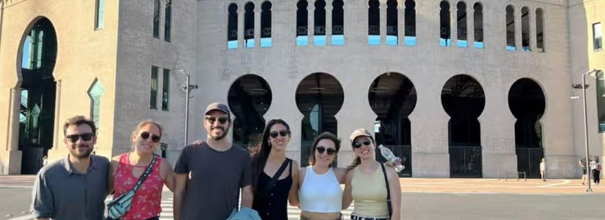 Visite guidée en véhicule à travers toute la ville et visite de la Plaza de Toros.