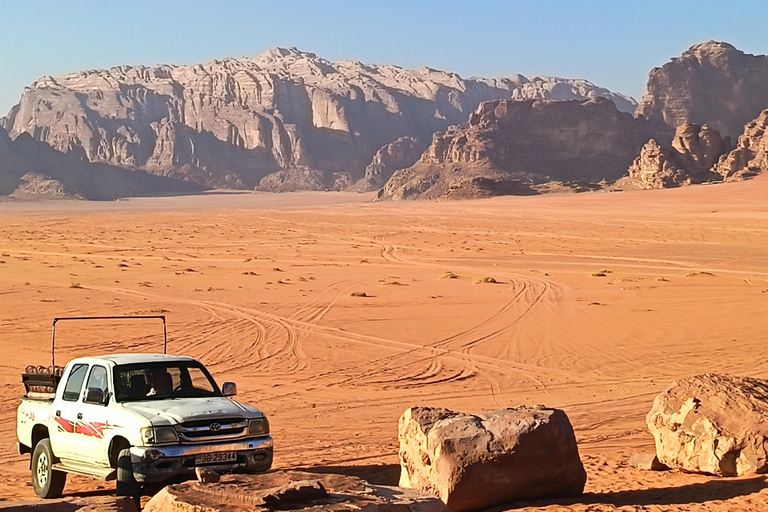 Wadi Rum: Hiking Tour with Watching the stars Bedouin Camp Hiking Tour 4hours