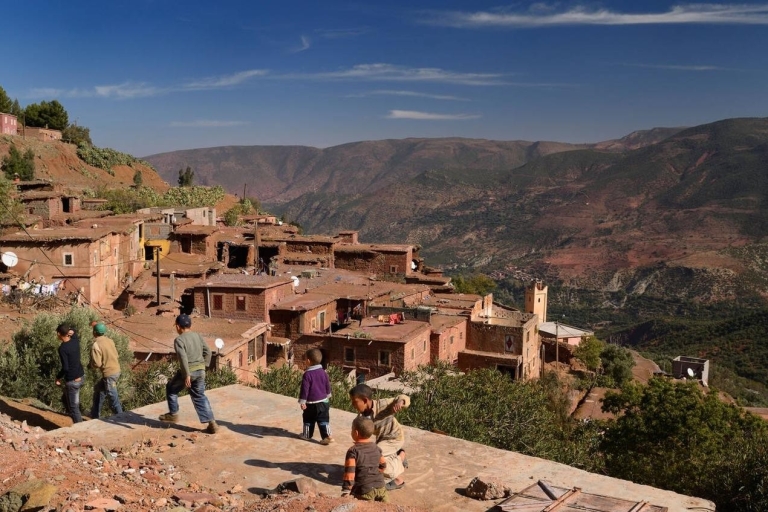 Marrakech: Ourika-Tal, Berberdörfer, Wasserfall & MittagessenVon Marrakech aus: Tagestour durch das Ourika-Tal und die Berberdörfer