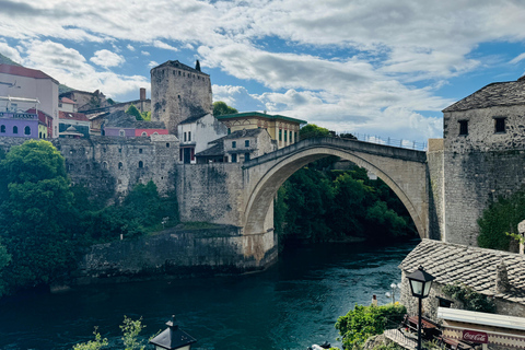 Visita à Bósnia: Destaques de Mostar e do Bunker de Tito