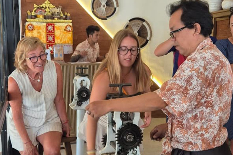 Uluwatu: corso di creazione di gioielli in argento con foto ricordoCorso di creazione di gioielli 8 grammi d'argento con foto ricordo
