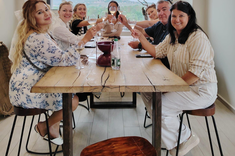 Reims: Moët & Chandon and Family-Run Winery Day Tour & Lunch Epernay: Moët & Chandon, Family-Run Winery Day Tour & Lunch