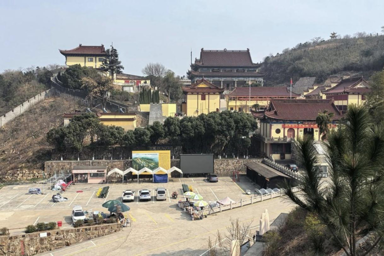 Shanghai: Yixing Little Great Wall Hike with Temple Visit private tour option