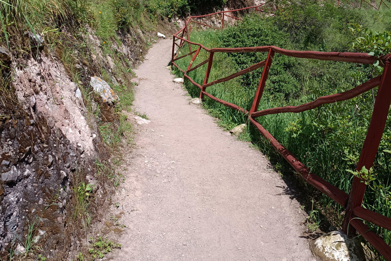 Hike in the Andes Mountains of Lima (Antakallo Waterfall) Hike in the Surroundings of Lima – Antakallo Waterfall