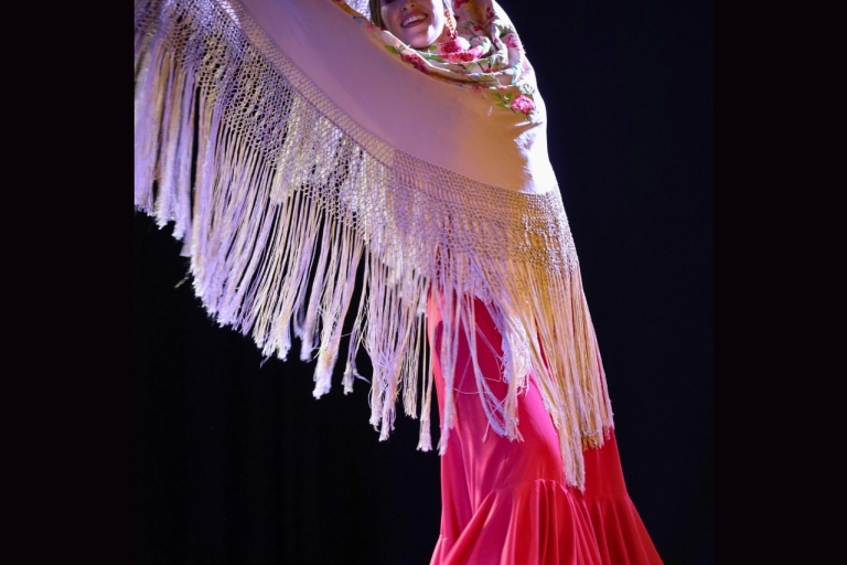 Palma: Flamenco Show at Tablao Flamenco Alma with Drink Flamenco Show with Dinner (Tapas) & a Drink - Seating Zone B