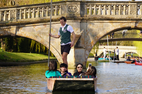 Cambridge Student-Led Walking & Punting Experience Chinese Cambridge Student-Led Private Walk & Punt Experience